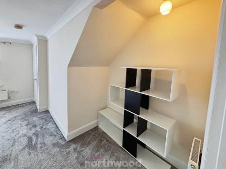 2 bedroom Semi-detached house to let in Stony Close, Stainforth, Doncaster, DN7