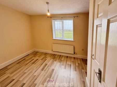 2 bedroom Semi-detached house to let in Stony Close, Stainforth, Doncaster, DN7