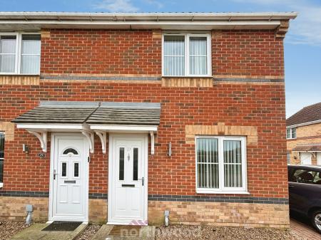 2 bedroom Semi-detached house to let in Stony Close, Stainforth, Doncaster, DN7