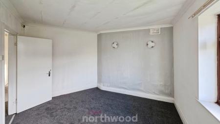 3 bedroom Flat to let in St Helens Road, Doncaster, DN4