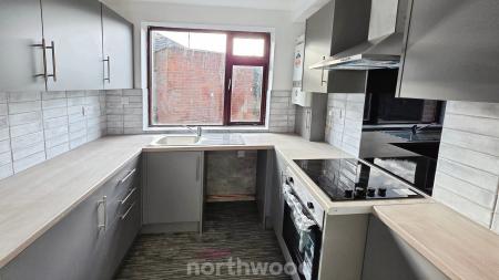 3 bedroom Flat to let in St Helens Road, Doncaster, DN4