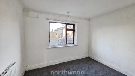 3 bedroom Flat to let in St Helens Road, Doncaster, DN4