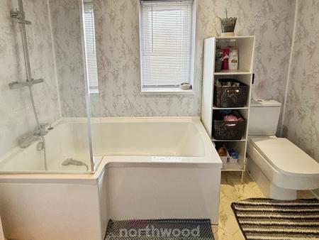 4 bedroom Semi-detached house for sale in Princess Avenue, Stainforth, Doncaster, DN7
