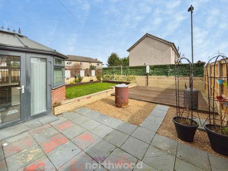 4 bedroom Semi-detached house for sale in Princess Avenue, Stainforth, Doncaster, DN7