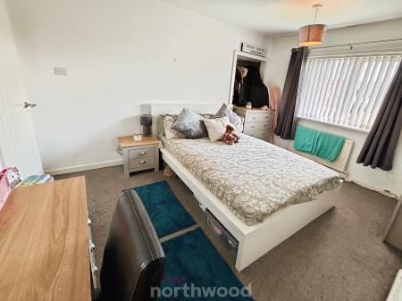 4 bedroom Semi-detached house for sale in Princess Avenue, Stainforth, Doncaster, DN7