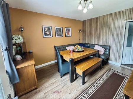 4 bedroom Semi-detached house for sale in Princess Avenue, Stainforth, Doncaster, DN7