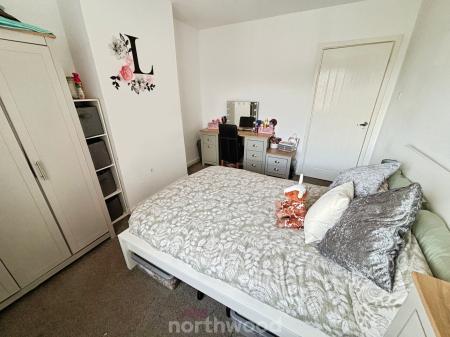 4 bedroom Semi-detached house for sale in Princess Avenue, Stainforth, Doncaster, DN7