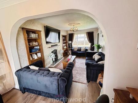 4 bedroom Semi-detached house for sale in Princess Avenue, Stainforth, Doncaster, DN7