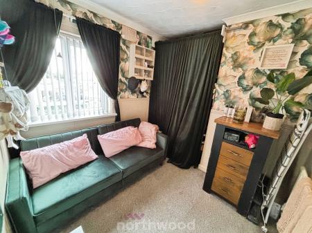 4 bedroom Semi-detached house for sale in Princess Avenue, Stainforth, Doncaster, DN7