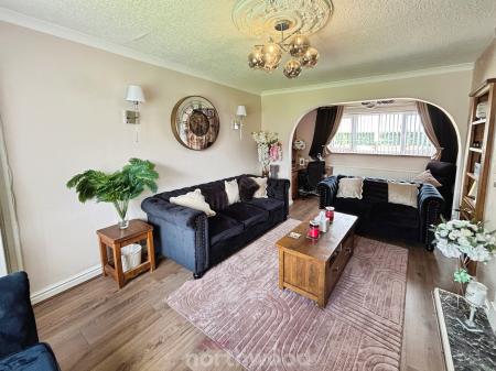 4 bedroom Semi-detached house for sale in Princess Avenue, Stainforth, Doncaster, DN7