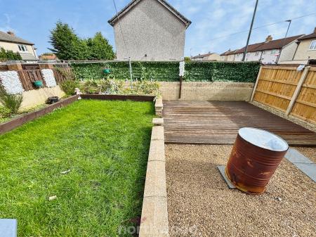 4 bedroom Semi-detached house for sale in Princess Avenue, Stainforth, Doncaster, DN7