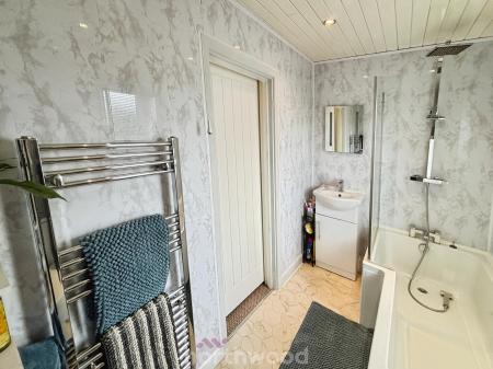 4 bedroom Semi-detached house for sale in Princess Avenue, Stainforth, Doncaster, DN7