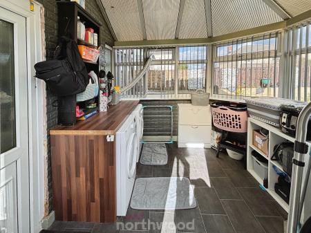 4 bedroom Semi-detached house for sale in Princess Avenue, Stainforth, Doncaster, DN7