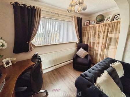 4 bedroom Semi-detached house for sale in Princess Avenue, Stainforth, Doncaster, DN7