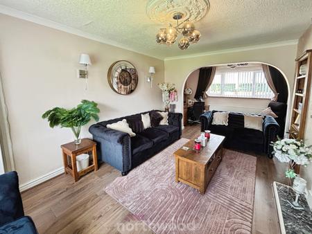 4 bedroom Semi-detached house for sale in Princess Avenue, Stainforth, Doncaster, DN7