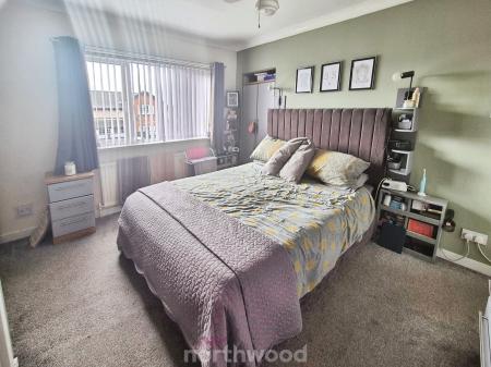 4 bedroom Semi-detached house for sale in Princess Avenue, Stainforth, Doncaster, DN7