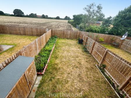 3 bedroom Semi-detached house for sale in Farmhouse Drive, Hatfield, Doncaster, DN7