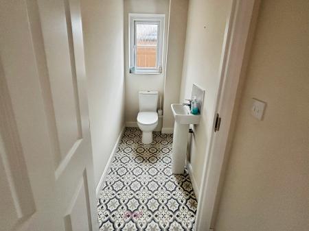 3 bedroom Semi-detached house for sale in Farmhouse Drive, Hatfield, Doncaster, DN7