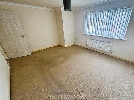 3 bedroom Town house for sale in Lord Porter Ave, Stainforth, Doncaster, DN7