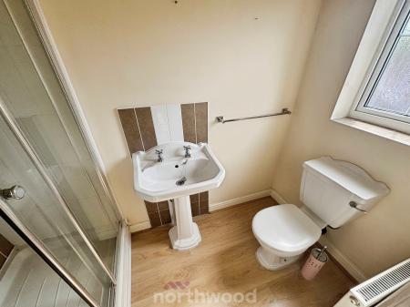 3 bedroom Town house for sale in Lord Porter Ave, Stainforth, Doncaster, DN7