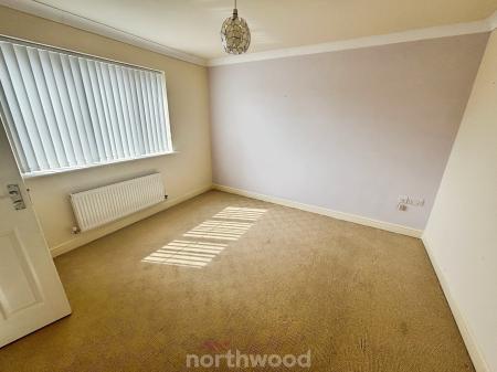 3 bedroom Town house for sale in Lord Porter Ave, Stainforth, Doncaster, DN7