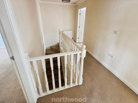 3 bedroom Town house for sale in Lord Porter Ave, Stainforth, Doncaster, DN7