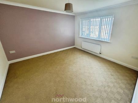3 bedroom Town house for sale in Lord Porter Ave, Stainforth, Doncaster, DN7