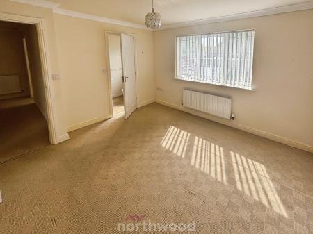 3 bedroom Town house for sale in Lord Porter Ave, Stainforth, Doncaster, DN7