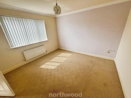 3 bedroom Town house for sale in Lord Porter Ave, Stainforth, Doncaster, DN7