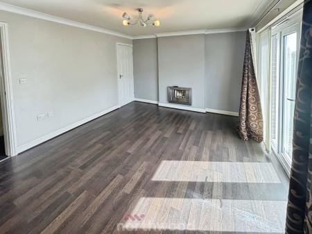 3 bedroom Town house for sale in Lord Porter Ave, Stainforth, Doncaster, DN7