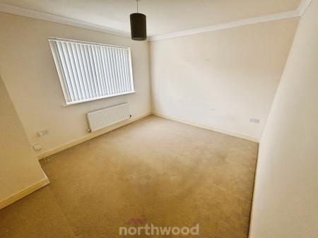 3 bedroom Town house for sale in Lord Porter Ave, Stainforth, Doncaster, DN7