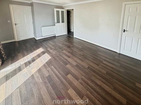 3 bedroom Town house for sale in Lord Porter Ave, Stainforth, Doncaster, DN7