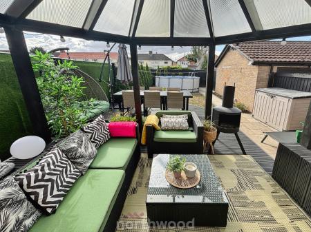 Hoddesdon Crescent, Dunscroft, Doncaster, DN7