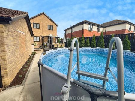 3 bedroom Detached house for sale in Hoddesdon Crescent, Dunscroft, Doncaster, DN7