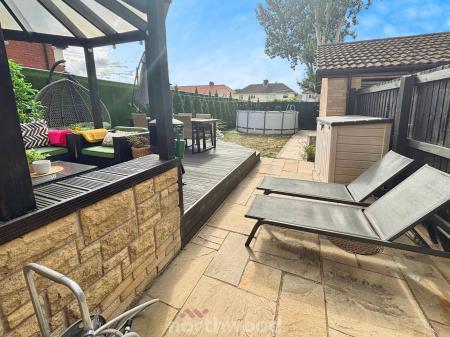 3 bedroom Detached house for sale in Hoddesdon Crescent, Dunscroft, Doncaster, DN7