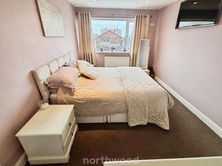 3 bedroom Semi-detached house for sale in St Marys Road, Dunsville, Doncaster, DN7