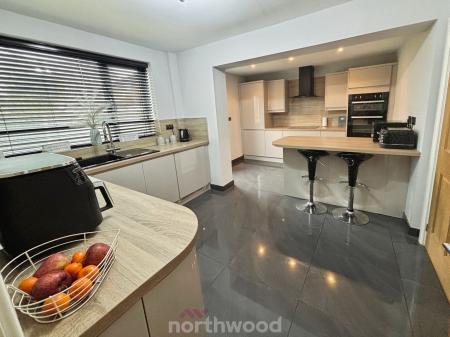 3 bedroom Semi-detached house for sale in St Marys Road, Dunsville, Doncaster, DN7