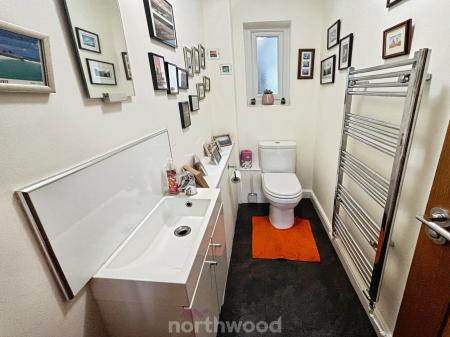 4 bedroom Detached house for sale in Broadwater Drive, Dunscroft, Doncaster, DN7