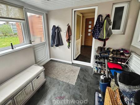 4 bedroom Detached house for sale in Broadwater Drive, Dunscroft, Doncaster, DN7