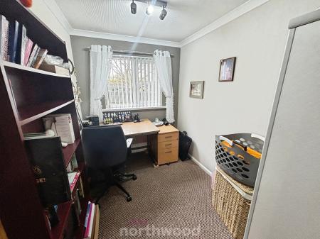 4 bedroom Detached house for sale in Broadwater Drive, Dunscroft, Doncaster, DN7