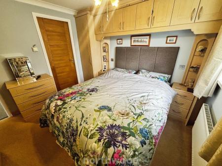 4 bedroom Detached house for sale in Broadwater Drive, Dunscroft, Doncaster, DN7