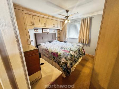 4 bedroom Detached house for sale in Broadwater Drive, Dunscroft, Doncaster, DN7