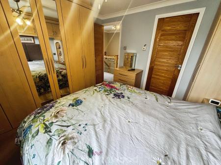 4 bedroom Detached house for sale in Broadwater Drive, Dunscroft, Doncaster, DN7