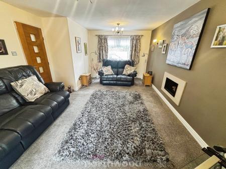 4 bedroom Detached house for sale in Broadwater Drive, Dunscroft, Doncaster, DN7
