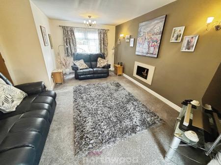 4 bedroom Detached house for sale in Broadwater Drive, Dunscroft, Doncaster, DN7