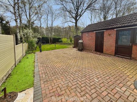 3 bedroom Detached house for sale in Shawfield Close, Barnby Dun, Doncaster, DN3