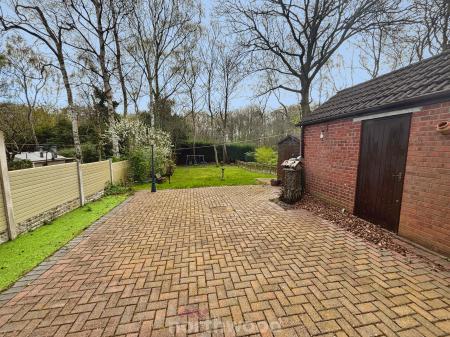 3 bedroom Detached house for sale in Shawfield Close, Barnby Dun, Doncaster, DN3