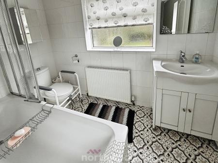 3 bedroom Detached house for sale in Shawfield Close, Barnby Dun, Doncaster, DN3