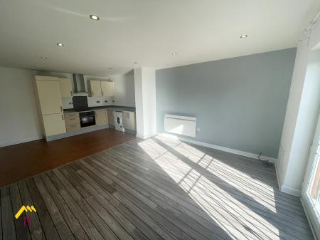 2 bedroom Flat to let in Crookesbroom Lane, Hatfield, Doncaster, DN7