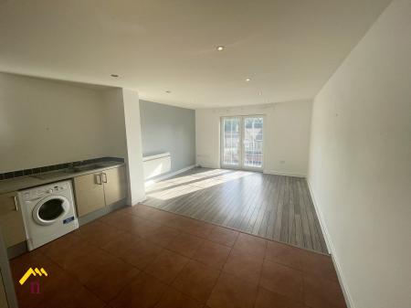 2 bedroom Flat to let in Crookesbroom Lane, Hatfield, Doncaster, DN7